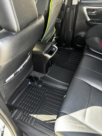 PISOS CALCE PERFECTO TOYOTA FORTUNER AWKA (DELANTEROS, TRASEROS Y 3RA CORRIDA)