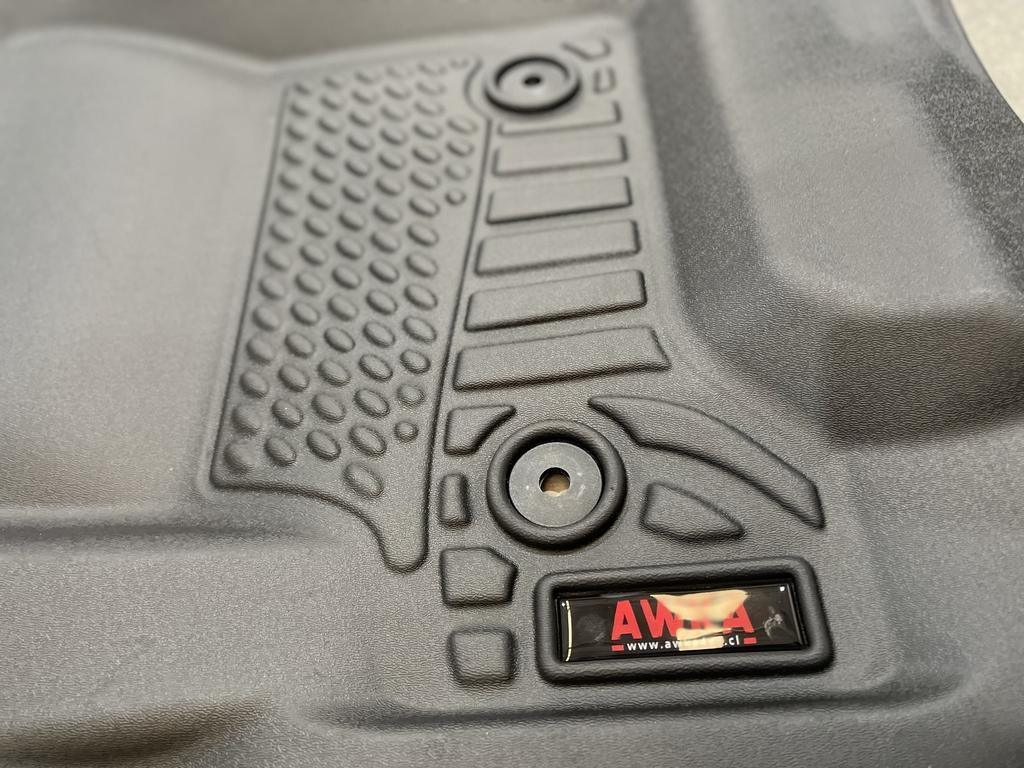 PISOS CALCE PERFECTO CHEVROLET SILVERADO AWKA (DELANTEROS)