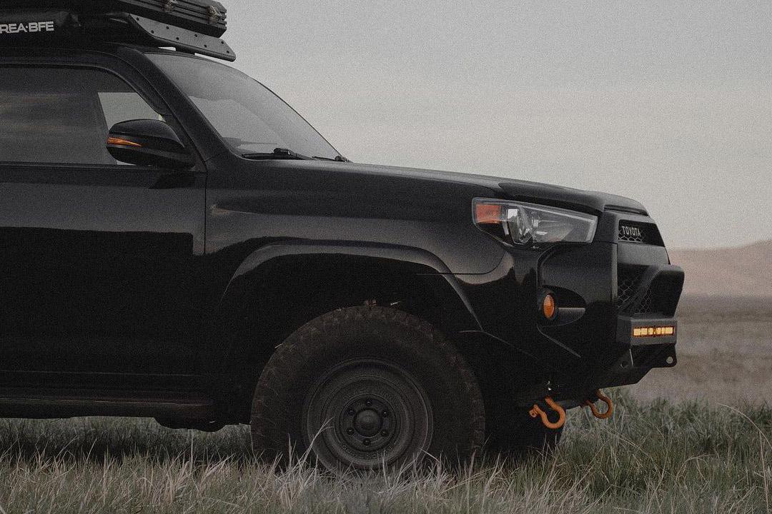 JUEGO DE 4 LLANTAS  17X9.5 6X139.7/-12 BLACK RHINO SOLID MATTE BLACK