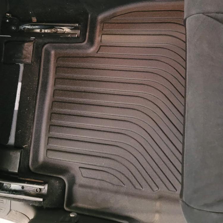 PISOS CALCE PERFECTO VOLKSWAGEN AMAROK AWKA (DELANTEROS Y TRASEROS) (CON POSA VASO)