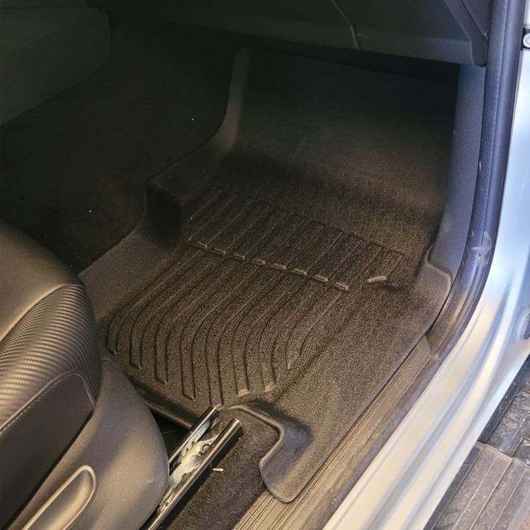 PISOS CALCE PERFECTO VOLKSWAGEN AMAROK AWKA (DELANTEROS Y TRASEROS) (CON POSA VASO)