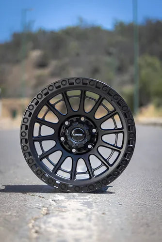 Set Llantas (4)  Coyote 6x139 R17 Offset 0 Dominator