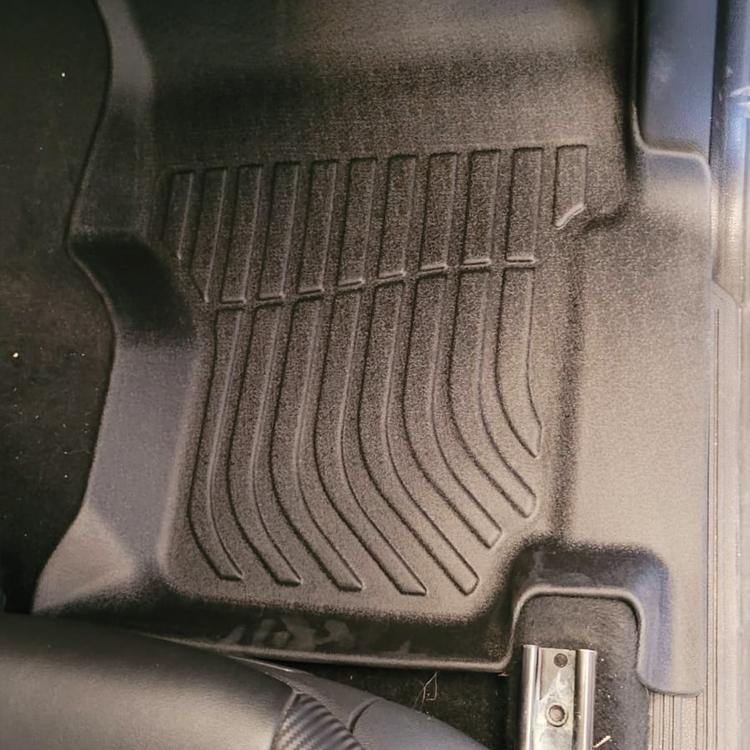 PISOS CALCE PERFECTO VOLKSWAGEN AMAROK AWKA (DELANTEROS Y TRASEROS) (SIN POSA VASO)