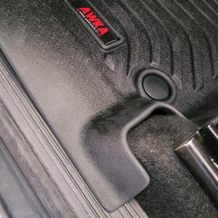 PISOS CALCE PERFECTO VOLKSWAGEN AMAROK AWKA (DELANTEROS Y TRASEROS) (SIN POSA VASO)