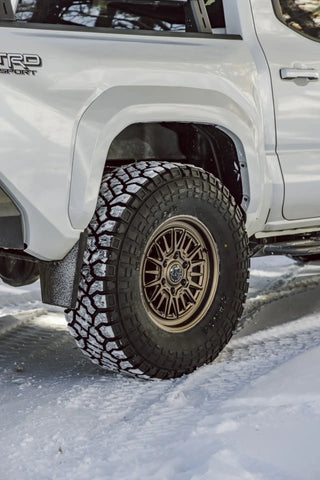 Juego 4 Llantas Black Rhino Guard 17x8.5 | Apernadura 6x139.7 | Offset 0 | Color Burnt Bronze / Black Lip